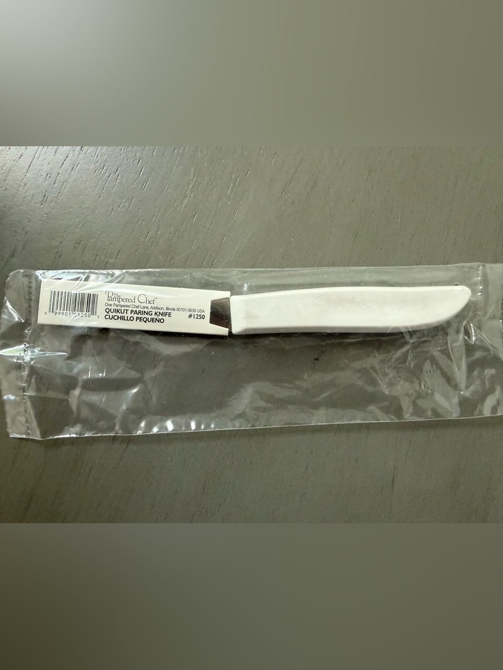 Pampered Chef Quikut Paring Knife White Handle 2.5" Blade New in the package